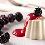 Böğürtlenli Panna Cotta